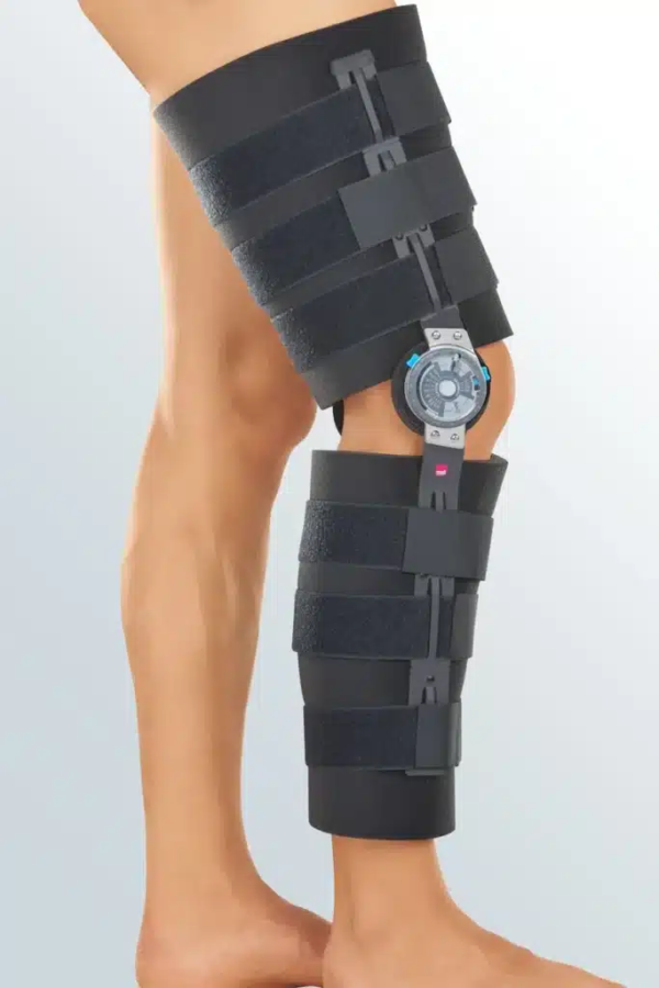 TALA DE JOELHO COM LIMITE FLEXÃO/EXTENSÃO CURTA PRETA MEDI